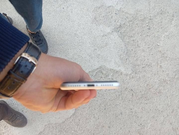 Iphone Se 2022 sotiladi aybi yuq ochilmagan