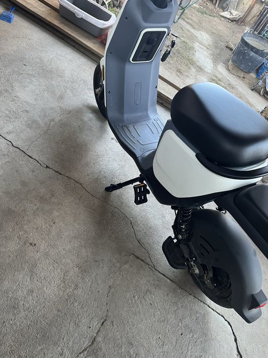 Vand scuter electric 25km/h