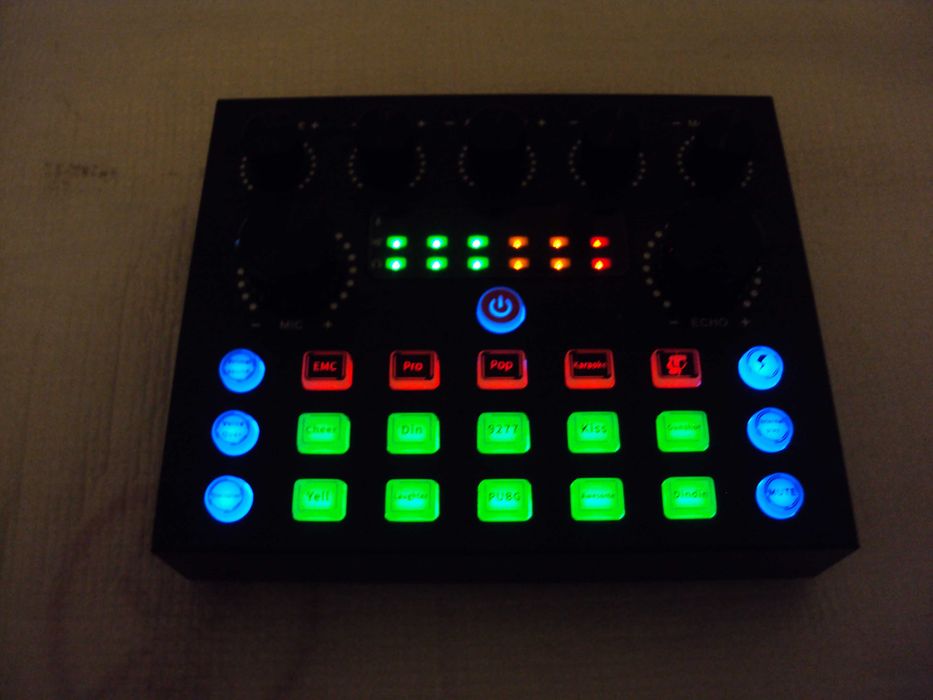 Placa de sunet V8, Bluetooth, mixer cu 10 efecte sonore,acumulator