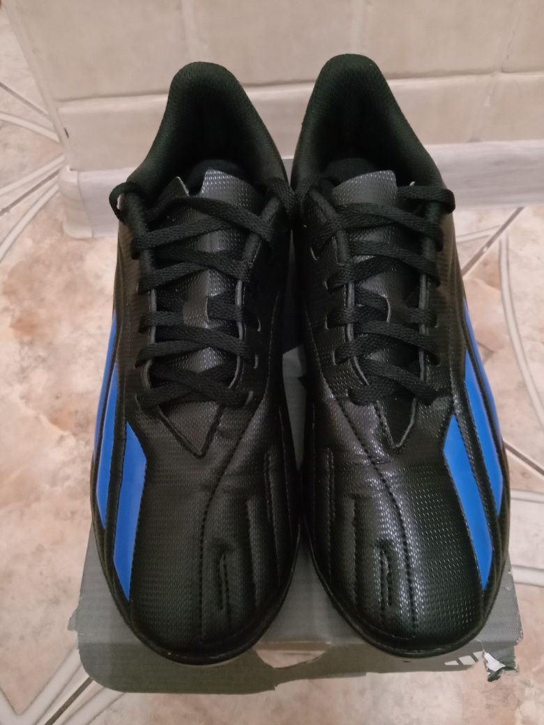 Продам бутсы сороконожки Adidas Deportivo II TF 40 р