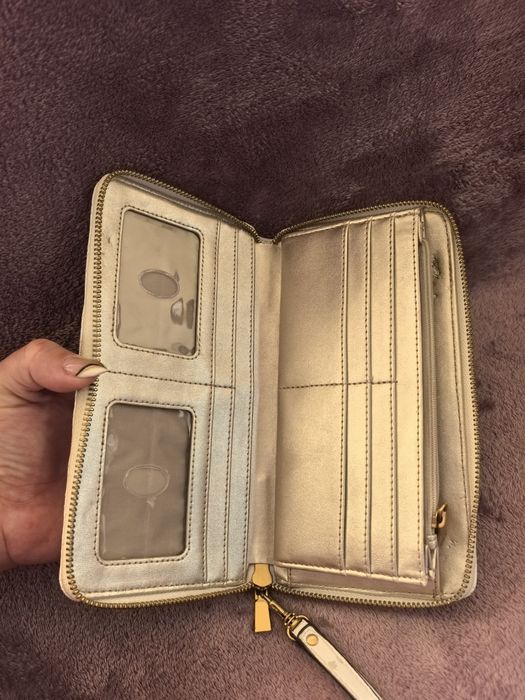 Голямо портмоне guess