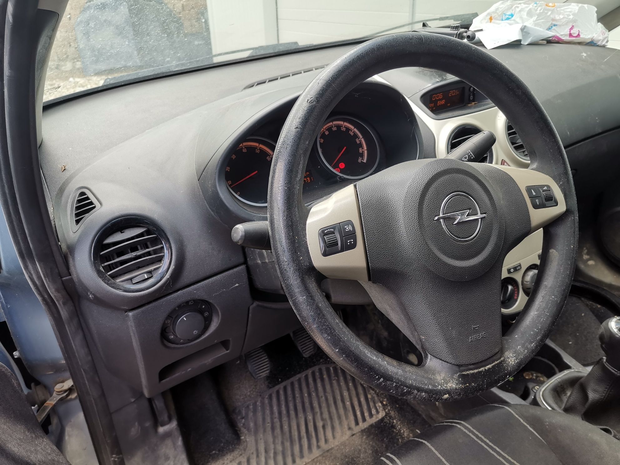 Opel Corsa D Z12XEP на части