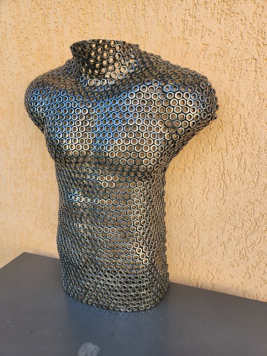 Vând Bust Artistic Unic Realizat din Piulițe Metalice Suda