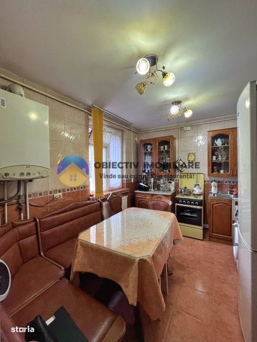 Apartament 3 camere-Zona Spitalul Judetean/Scoala nr.2