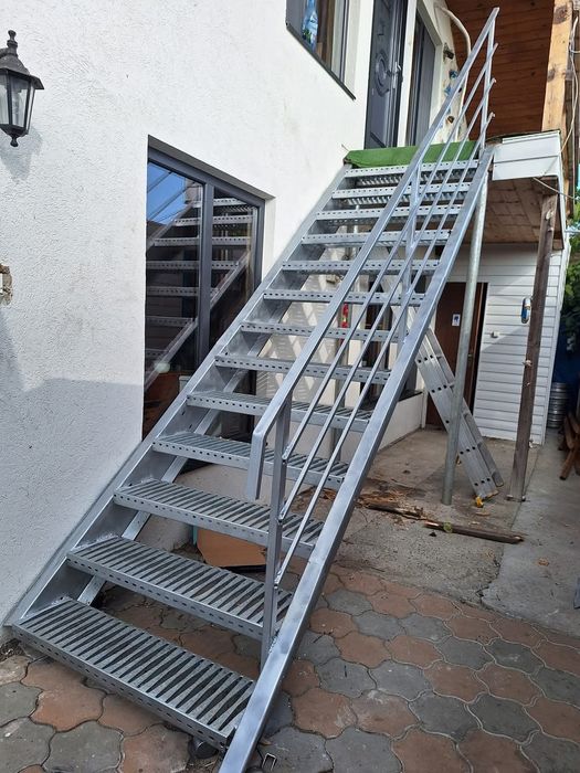 Scări metalice galvanizate la orice demisiune asiguram transport ori u