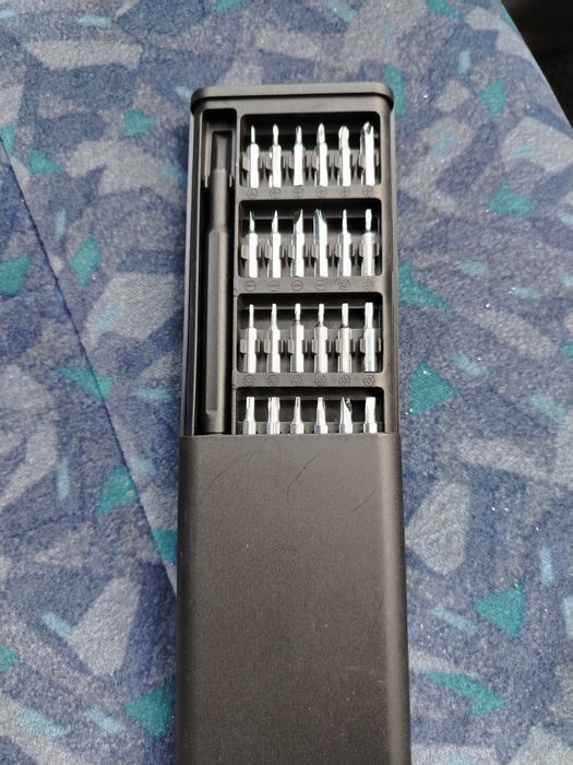 Набор отвёрток из 24 насадок