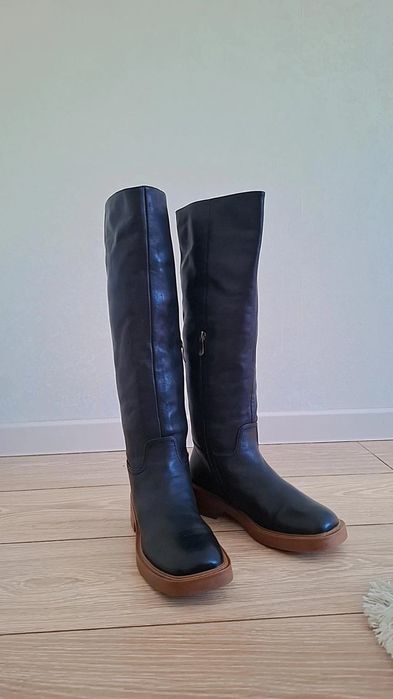 Продаю сапоги женские 40размер,48см