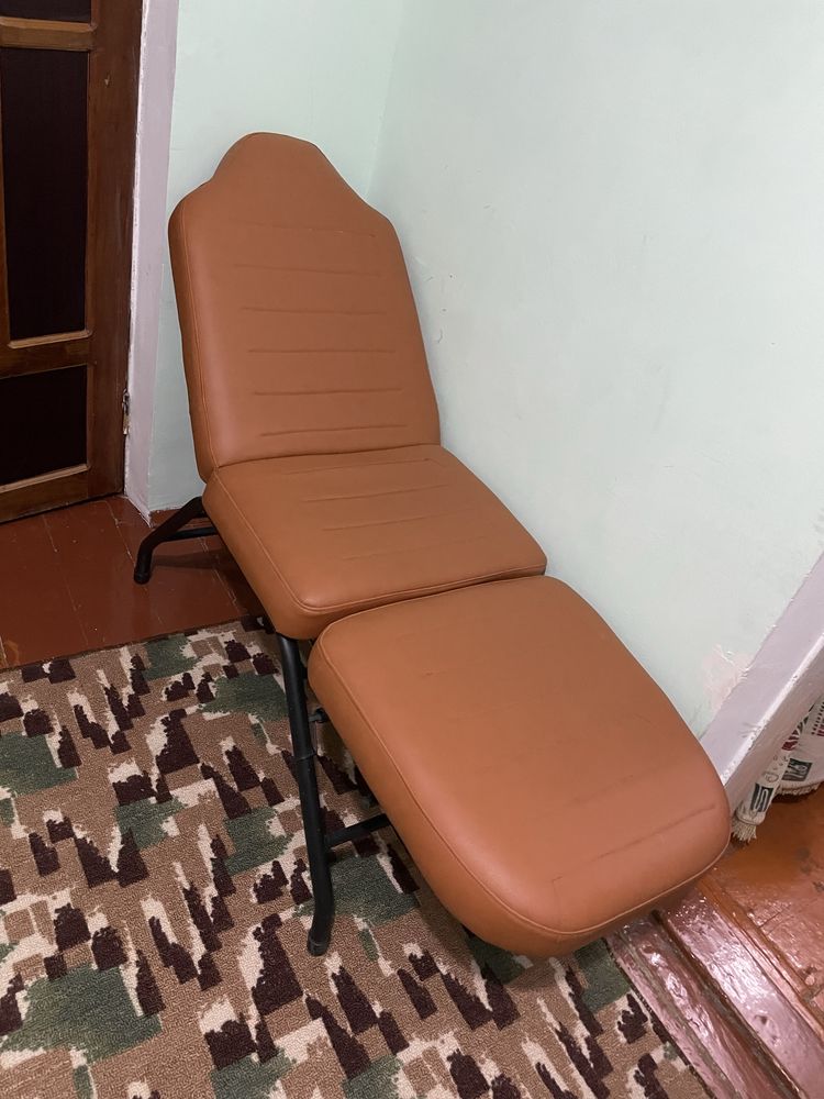 Продам кушетку
