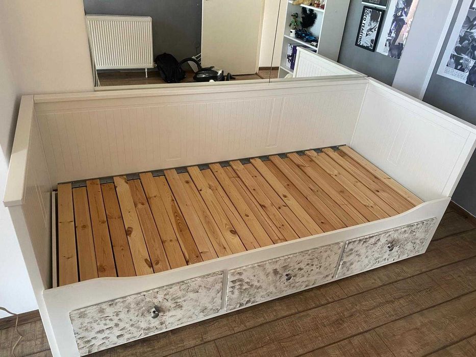 Pat Divan Ikea Hemnes