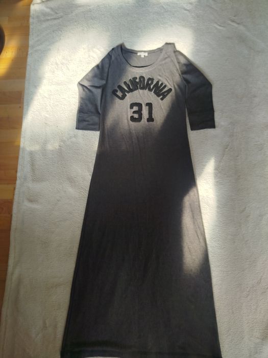 Продам платья на девушек