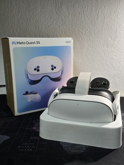 Vând Meta Quest 3S