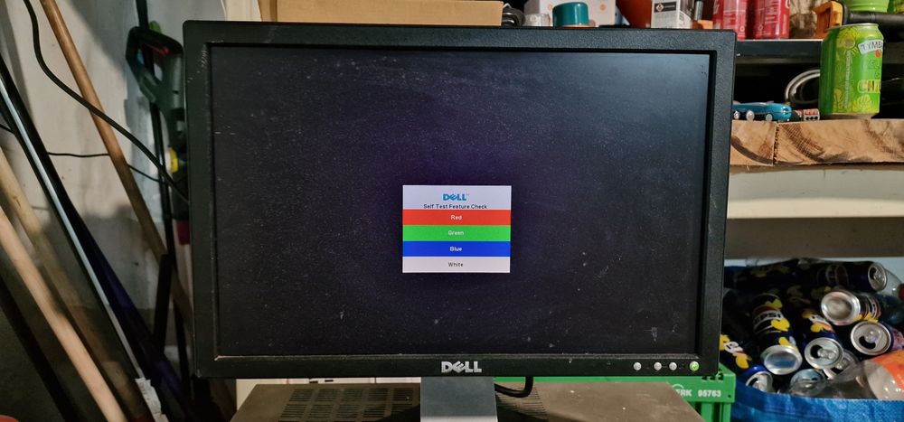 Vand monitoare Dell de 15  si Enzo de 24 si suport birou