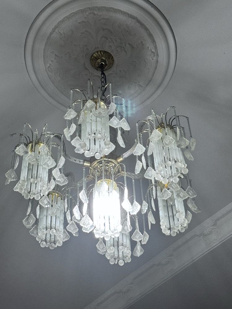 Продается люстра