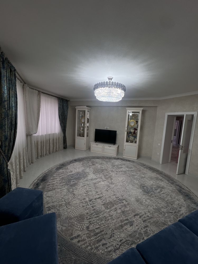Продаётся квартира своя 3 комнат