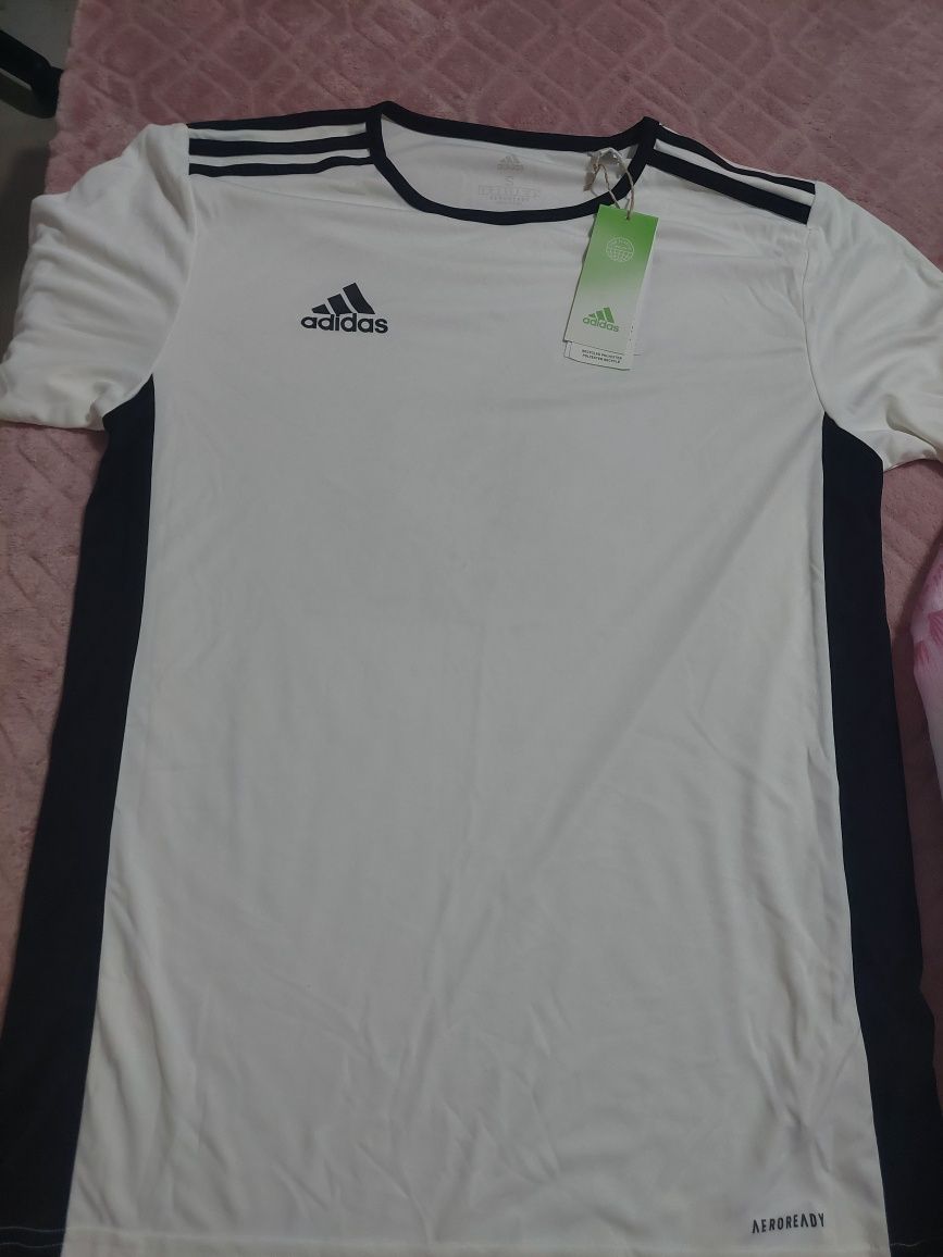 Tricou Adidas nou!