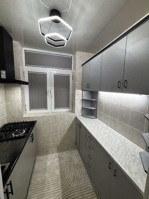 Хамза Метро 2в3/2/5 Балкон 2/6 Кирпич. ФУЛЛ Упакована