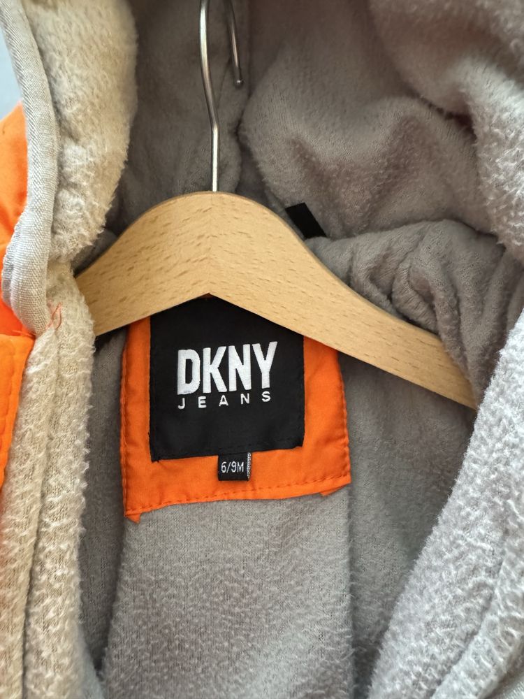 Космонавт 6-9м DKNY нов