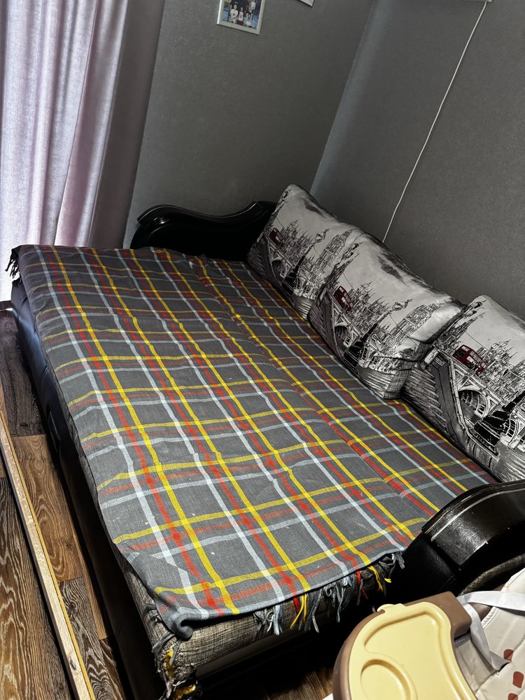 Продам Диван с креслом