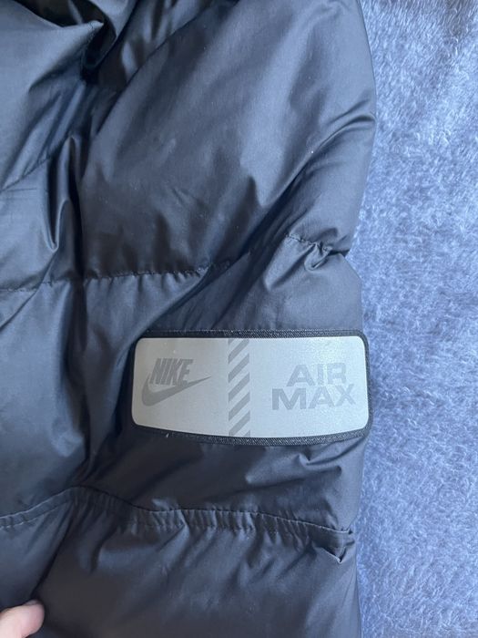 Geacă Nike Air Max Storm-FIT Neagră-preț negociabil