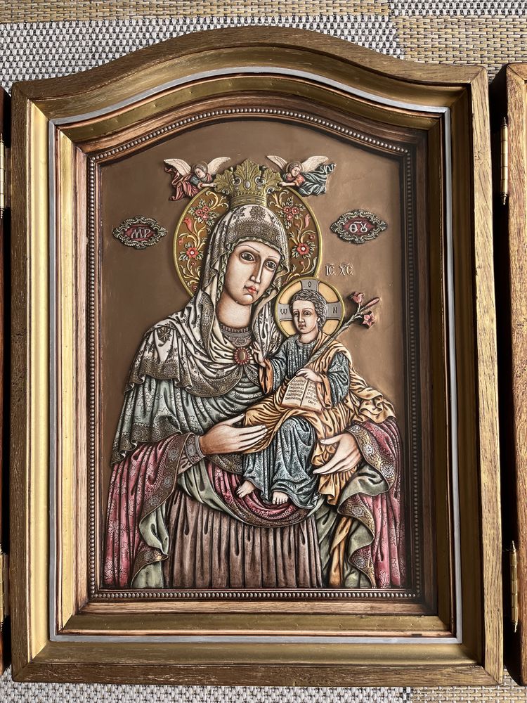 Икона Триптих Дърворезба “Св. Богородица”