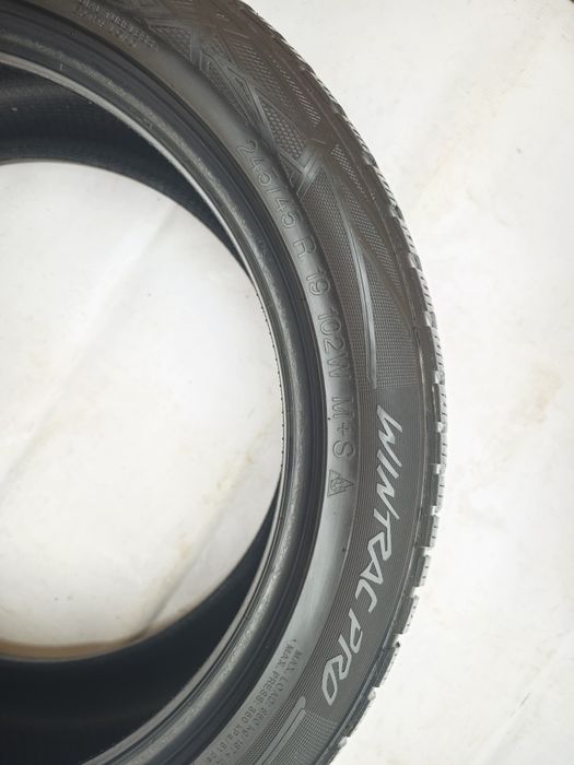 Anvelope 245/45/19 iarna Vredestein
