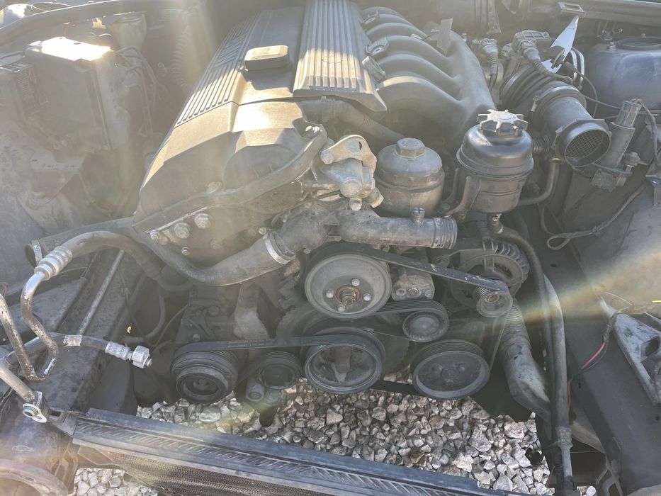 Двигател BMW M52B20