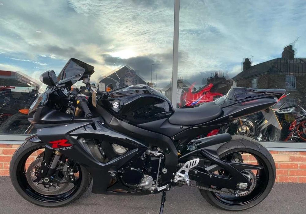 Suzuki GSXR 600/750 НА ЧАСТИ