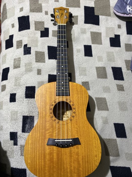 Продам укулеле тенор