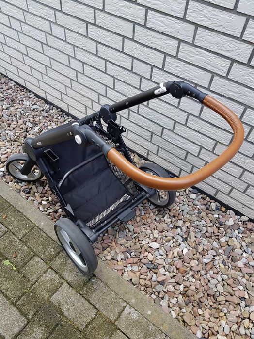 Set carucior copii Mutsy Evo cu Scoica Cybex Aton 5