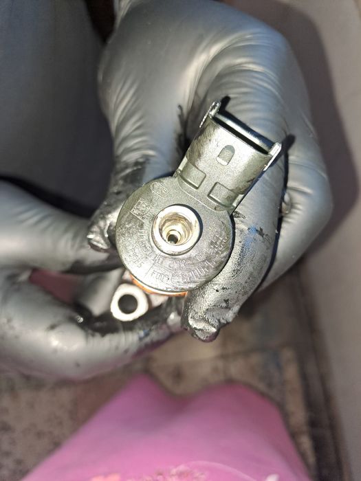 Vând injectoare 4 buc Peugeot 307.1.6hdi 2006