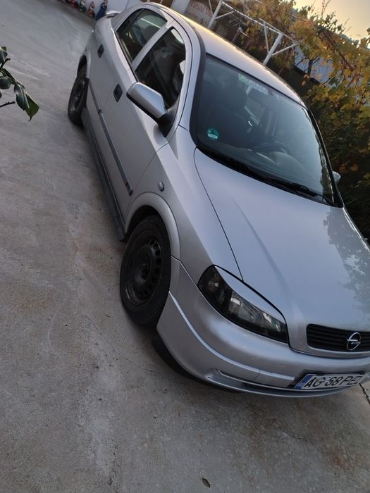 Opal de vânzare an 2002