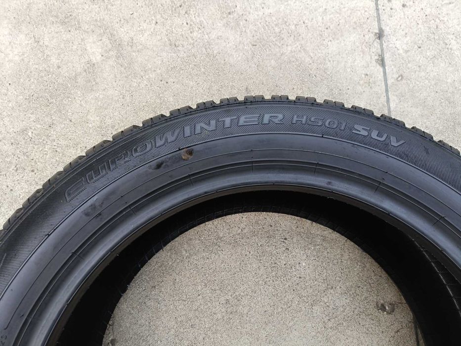 Doua anvelope de iarna 215 55 18 falken eurowinter HS 01 cu 7,8 mm