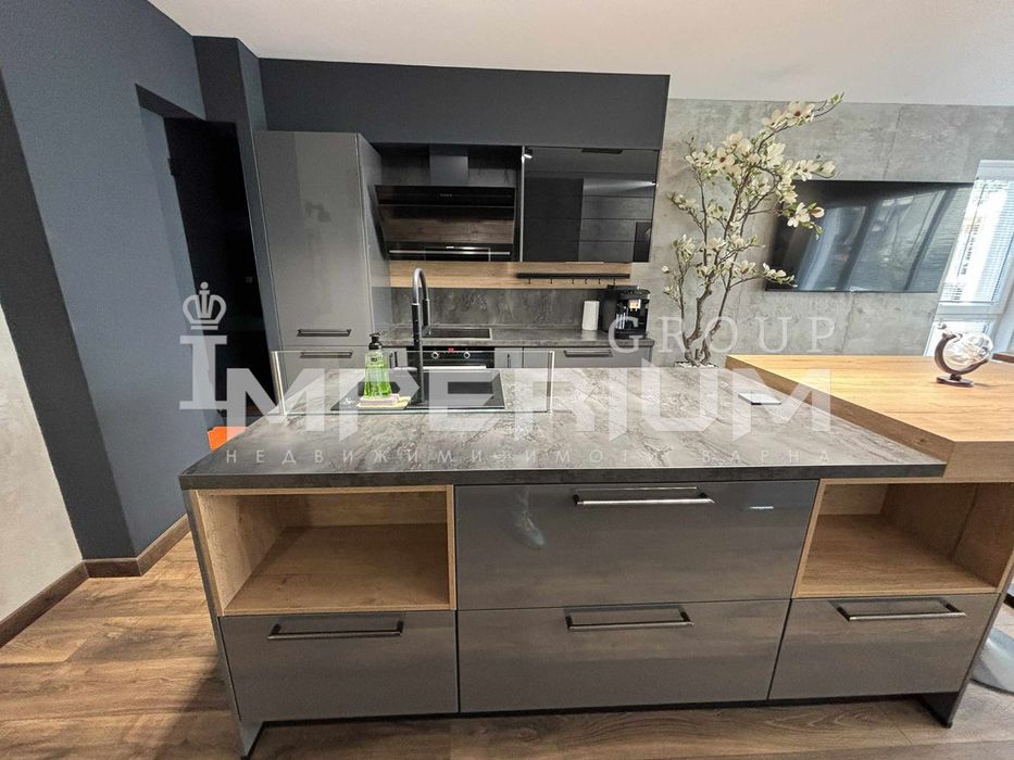 Продава се Двустаен апартамент в Варна, Бриз - 80 кв.м за 13 €/кв.м - Снимка #8