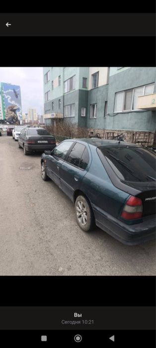 Машина Nissan примера