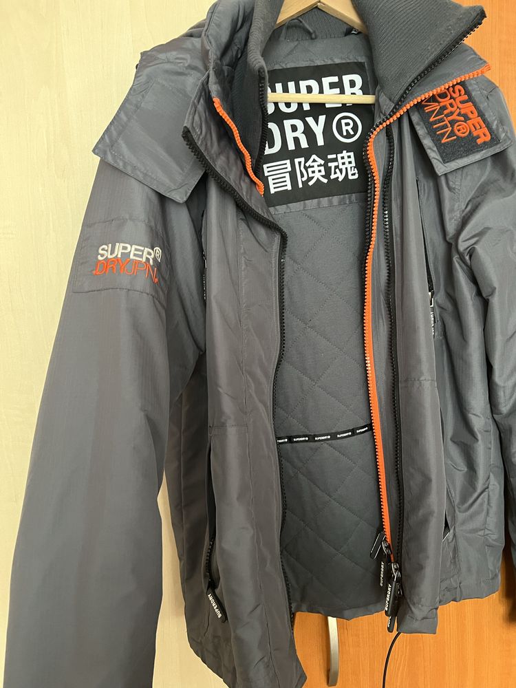 Есенно яке на Super Dry