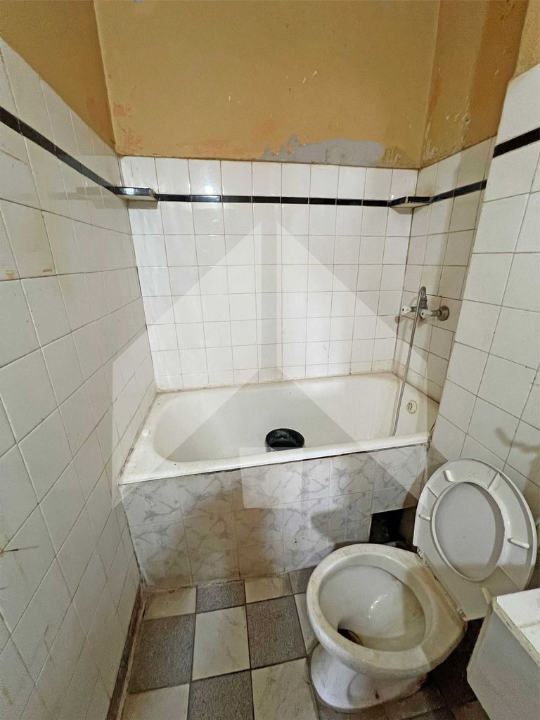 Продава се Двустаен апартамент в Нови пазар - 75 кв.м за 612 €/кв.м - Снимка #11