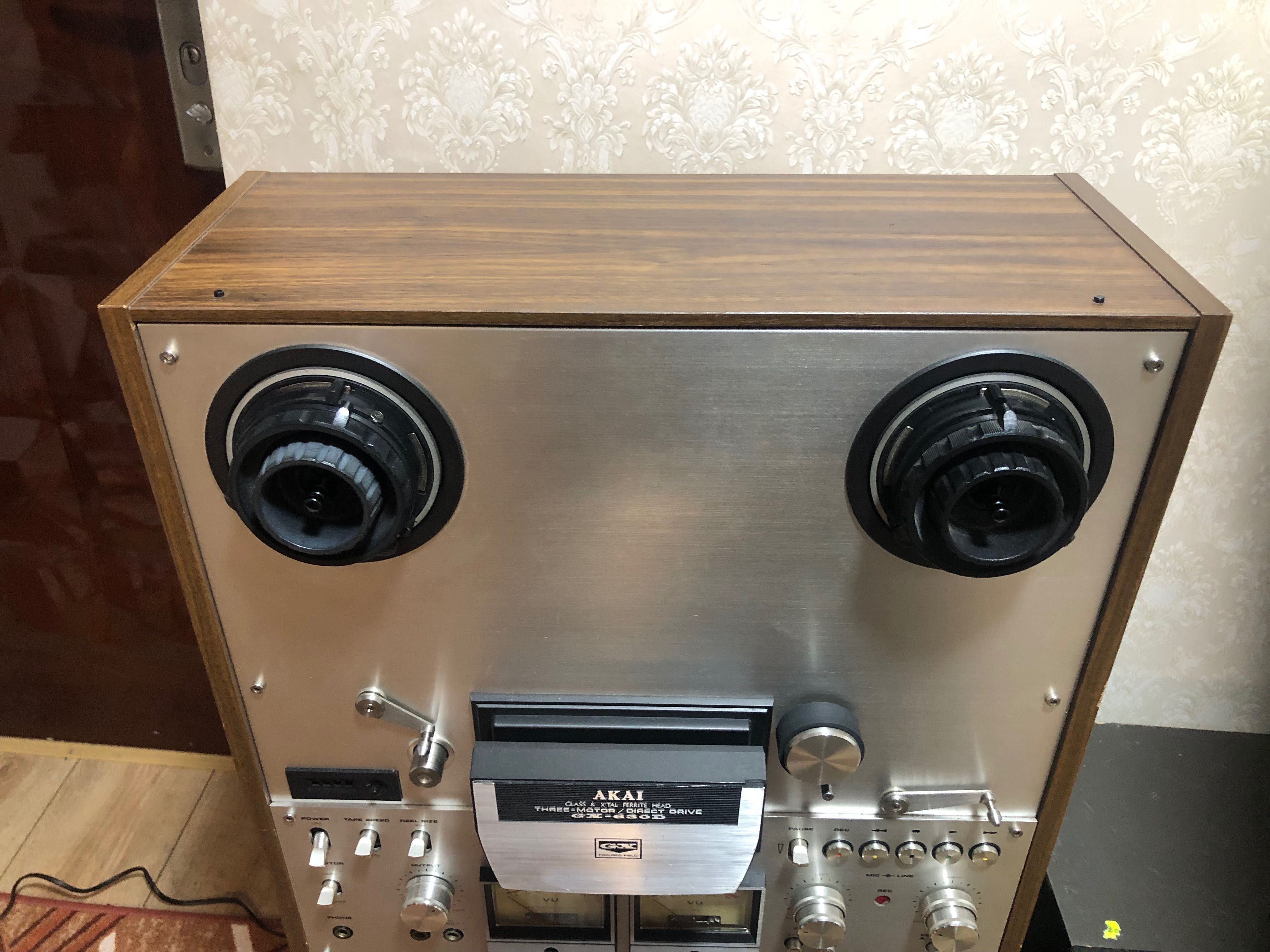Vintige magnetofon Akai Gx 630 D