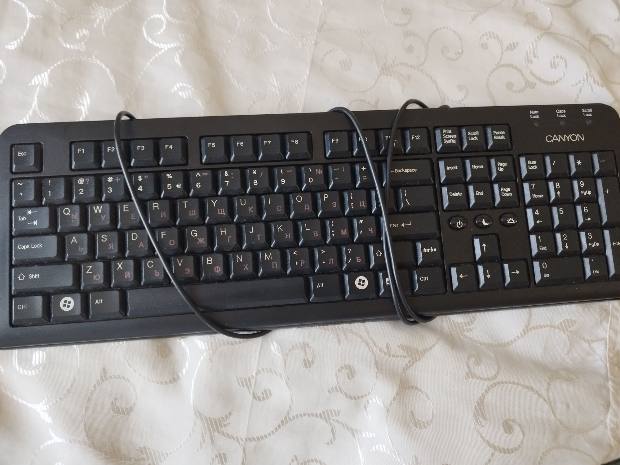 Клавиатура с кирилица, USB кабел, марка Canyon
