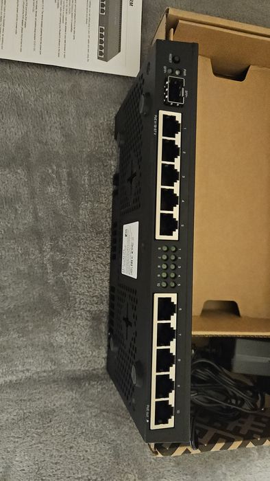 Mikrotik RB4011iGS+RM