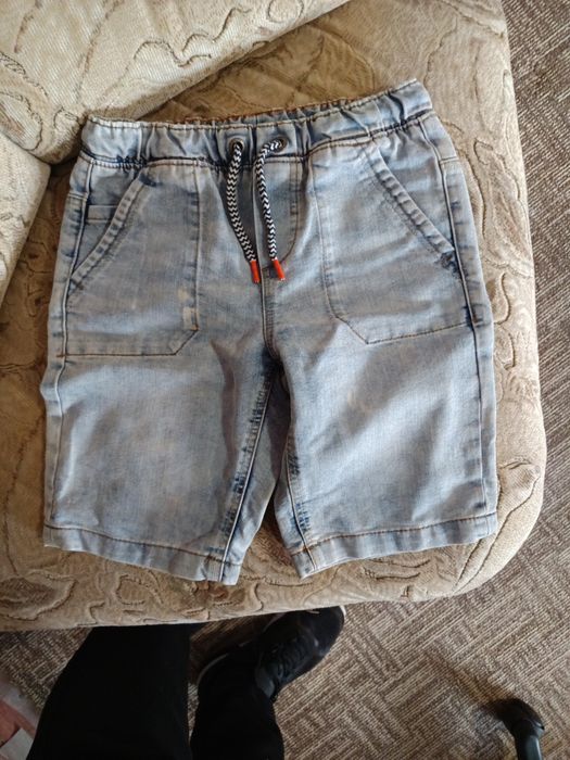 Lot pantaloni scurți măr 128-134