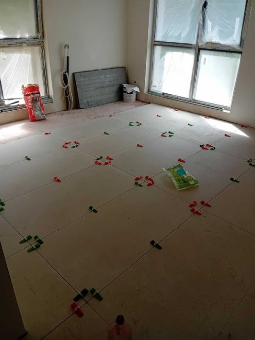 Лепене плочки, ремонт на баня