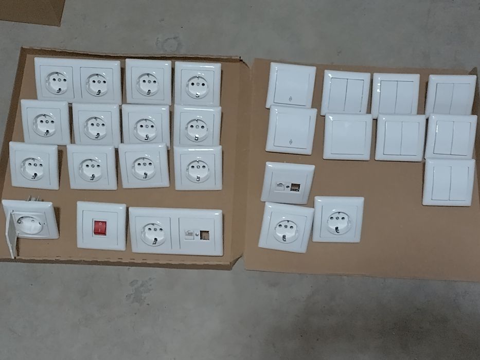 Лот електрически ключове и контакти