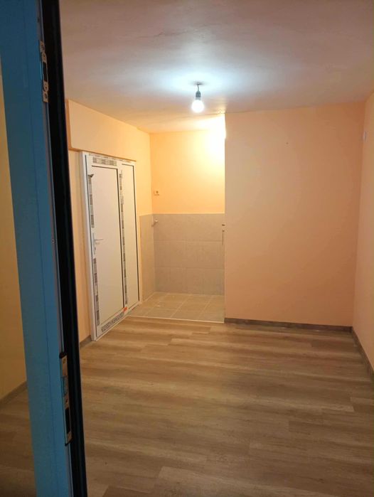 Дава се под наем Офис в Бургас, Братя Миладинови - 18 кв.м за 180 € - Снимка #1