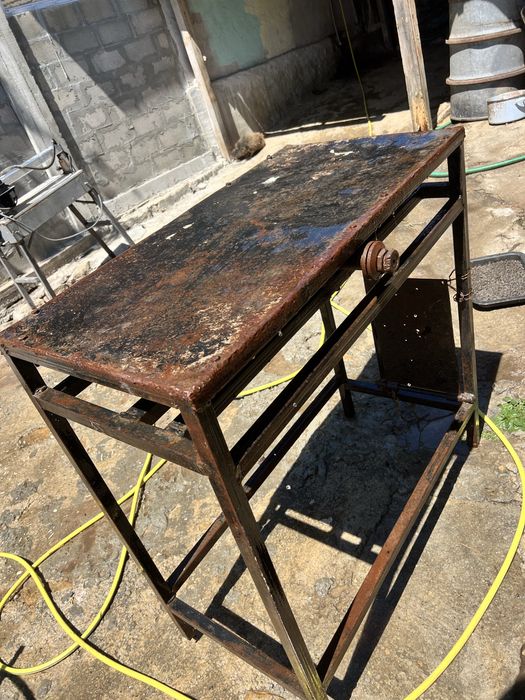 Метална маса за Цирколяр