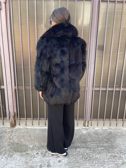 Haina din blana natural de vulpe neagra in combinatie cu maro