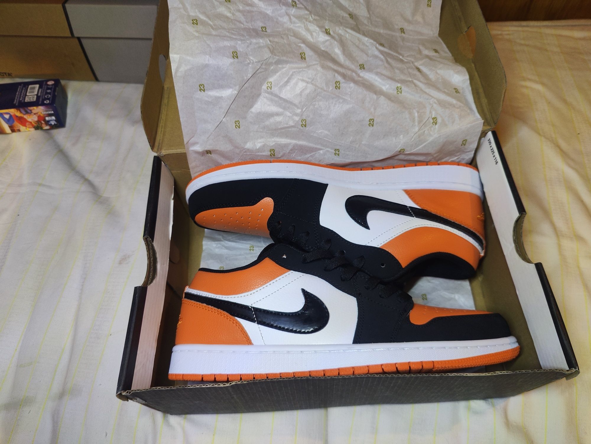 Air Jordan 1 Low Shattered Backboard  44