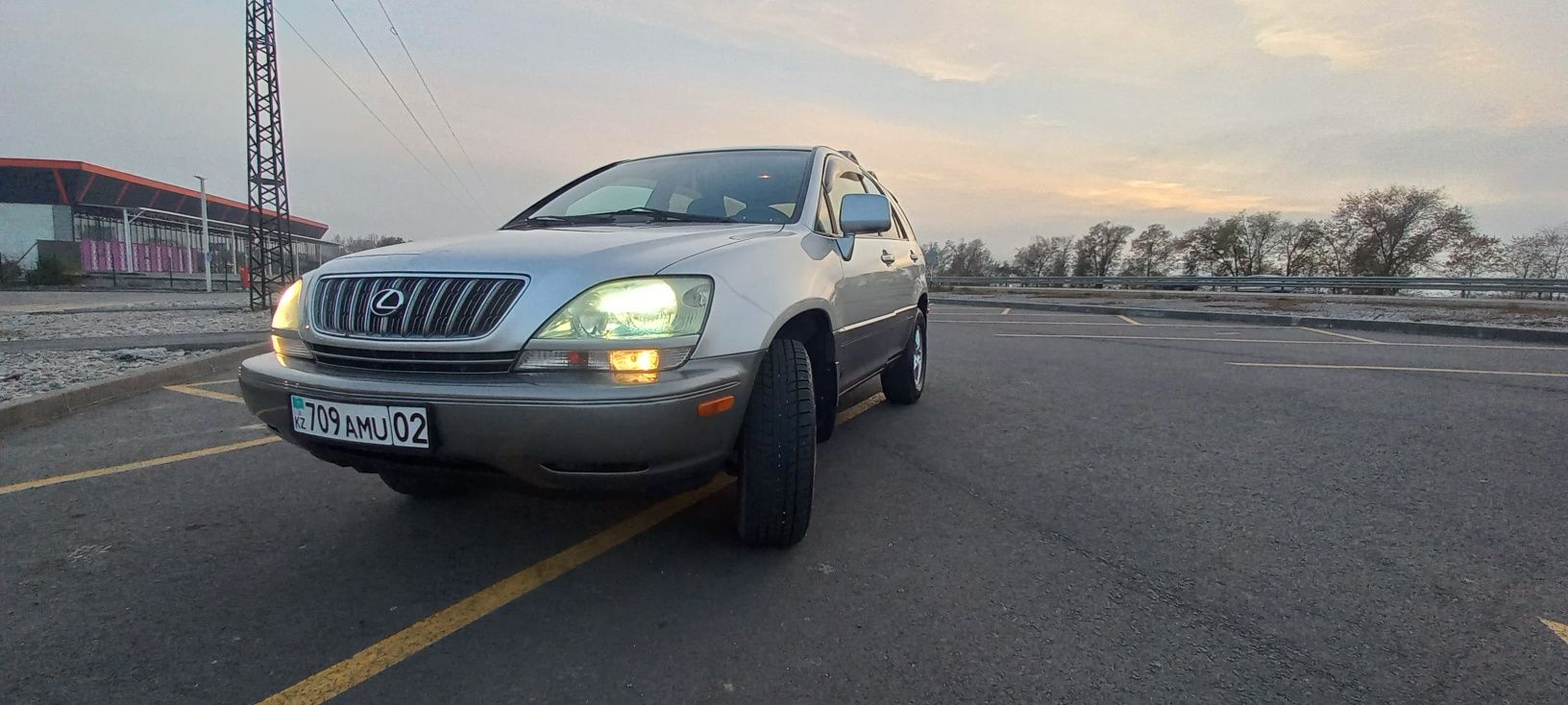 Продам Lexus RX300