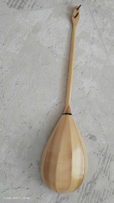 Продам домбыра с чехлом