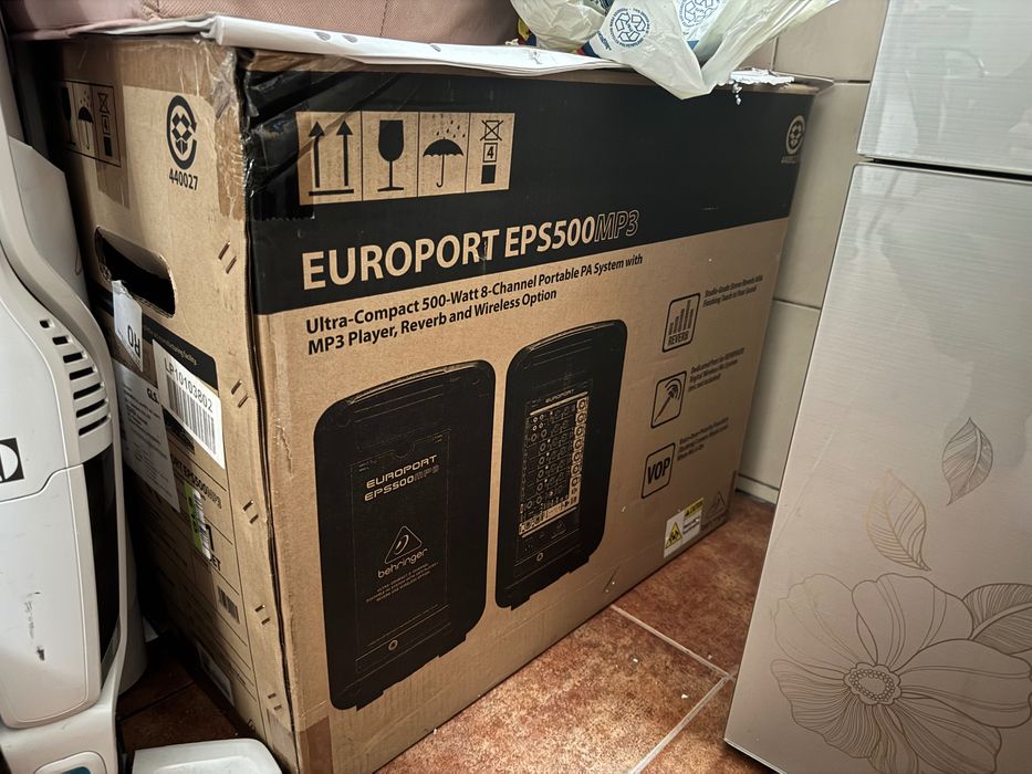 Boxe Behringer EPS500 MP3 cu mixer incroporat + microfon + Stative