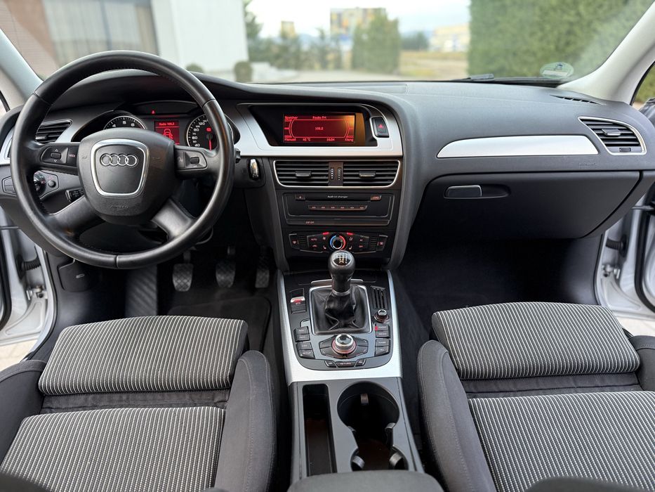 Audi A4 B8 ,1.8 TFSI /160cp/Berlina/Ledurii/Navi/Jante R17 /TOP